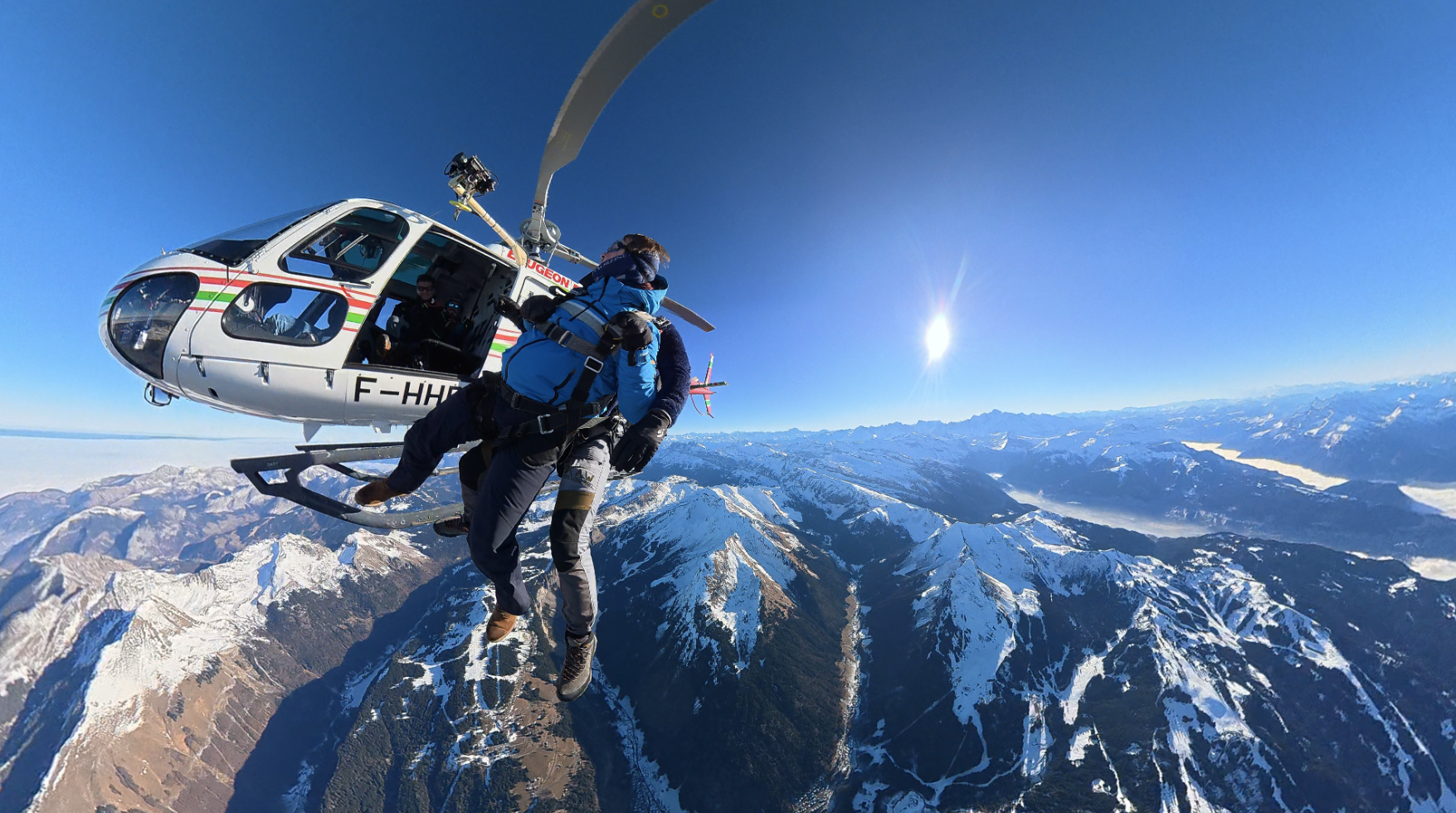 Saut en tandem hélicoptère La Yaute Skydive avec vue Mont-Blanc